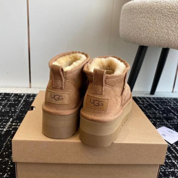 UGG Classic Ultra Mini Platform Boot - Picture 4 of 7